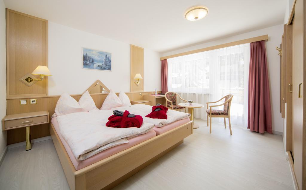 Wellness- Und Schneesporthotel Christiania Saas-Almagell Dış mekan fotoğraf